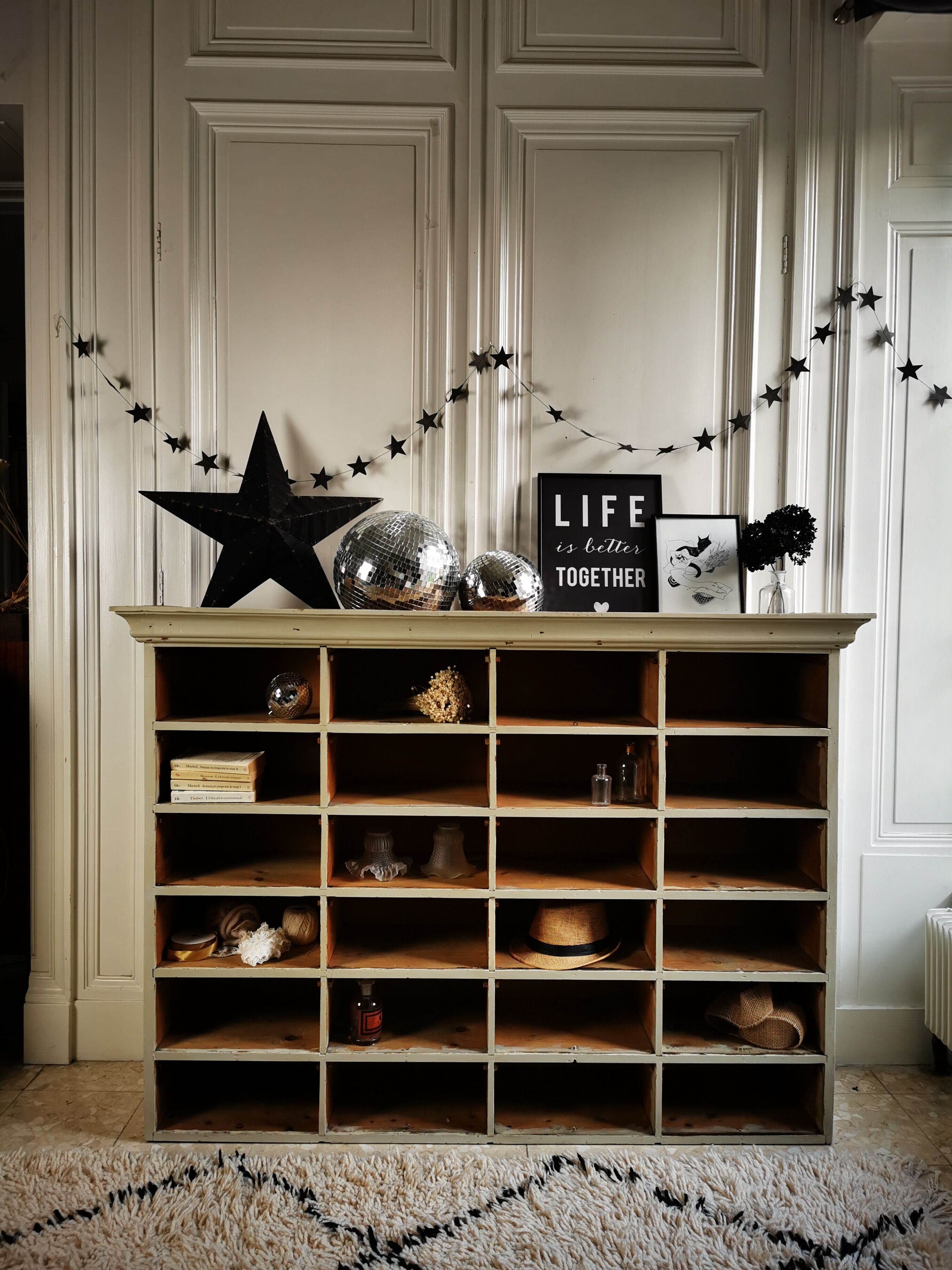 Former cabinet with lockers