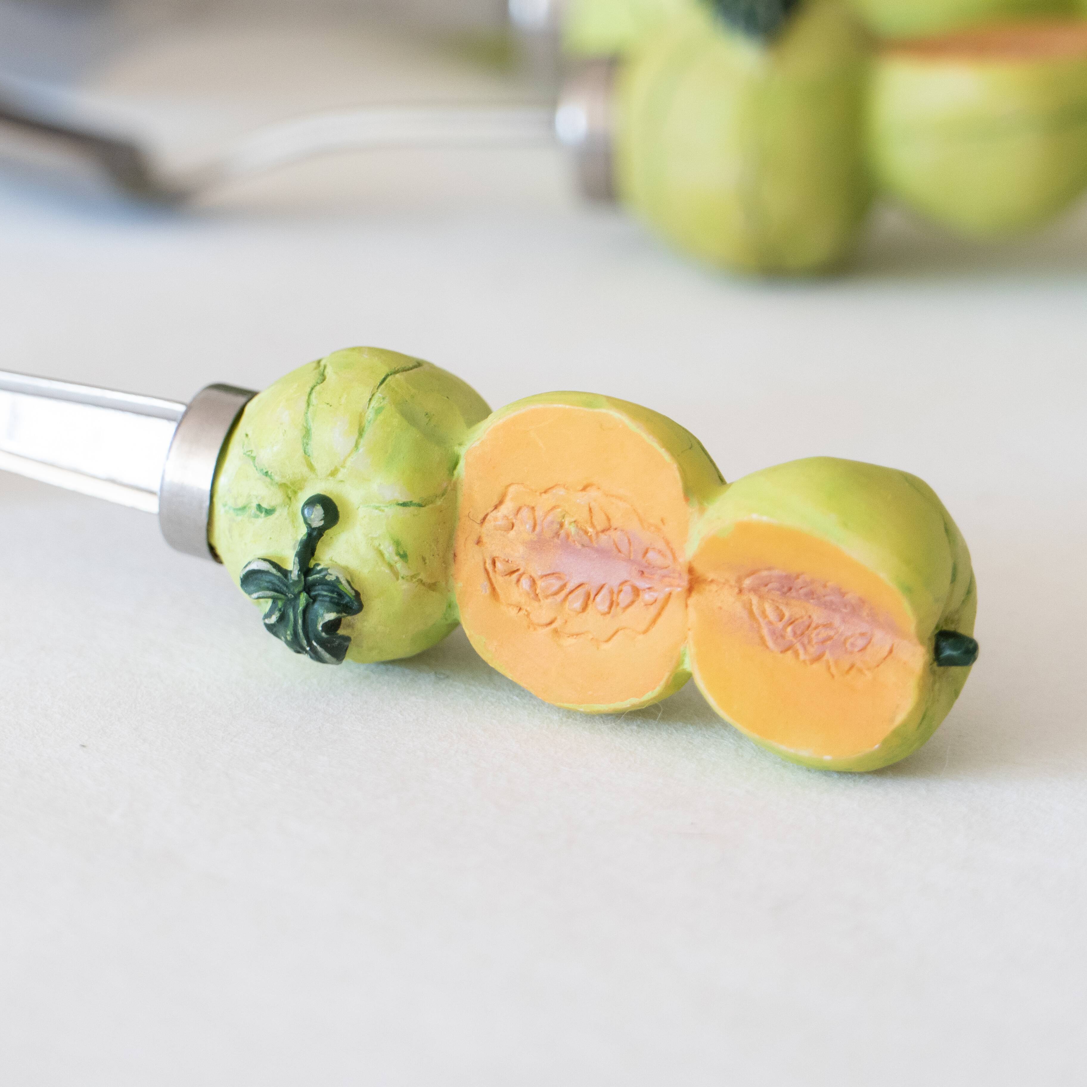 Ceramic trompe-l'oeil bowler spoon servant