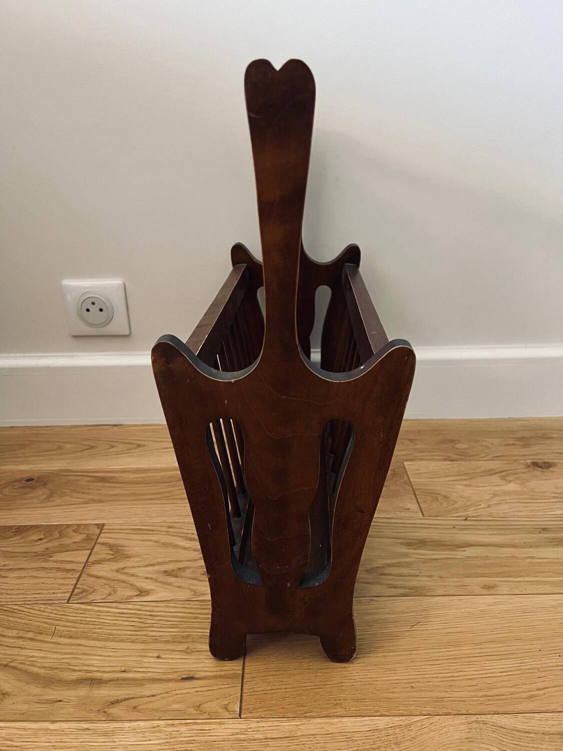 Newspaper holder