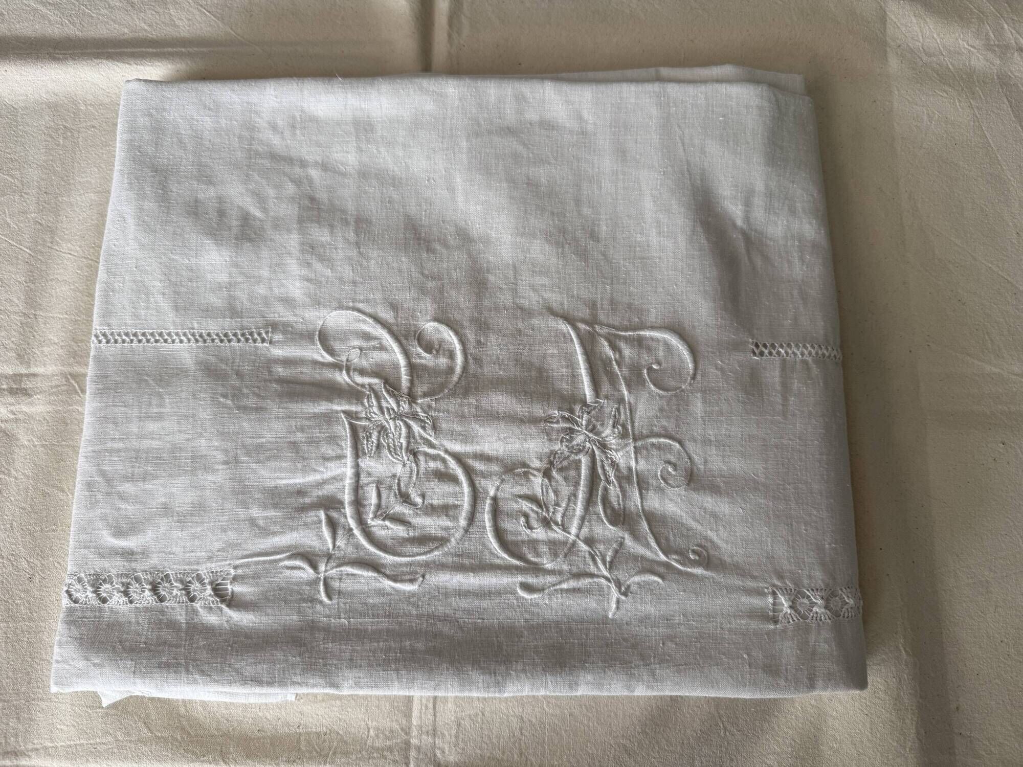 Old fine linen curtain, monogram "GH" (230x320)