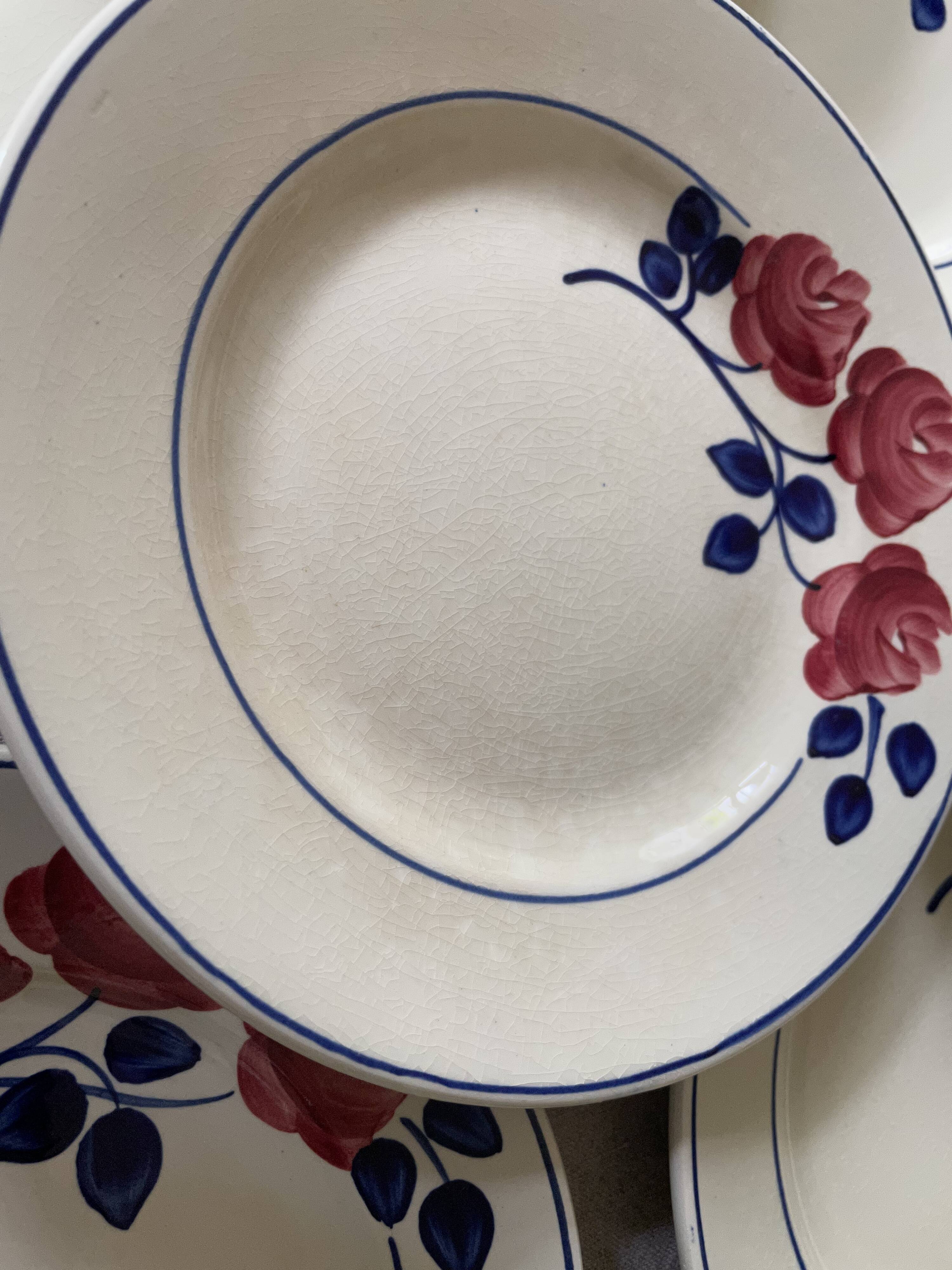Dessert plates decorated with HBCM roses