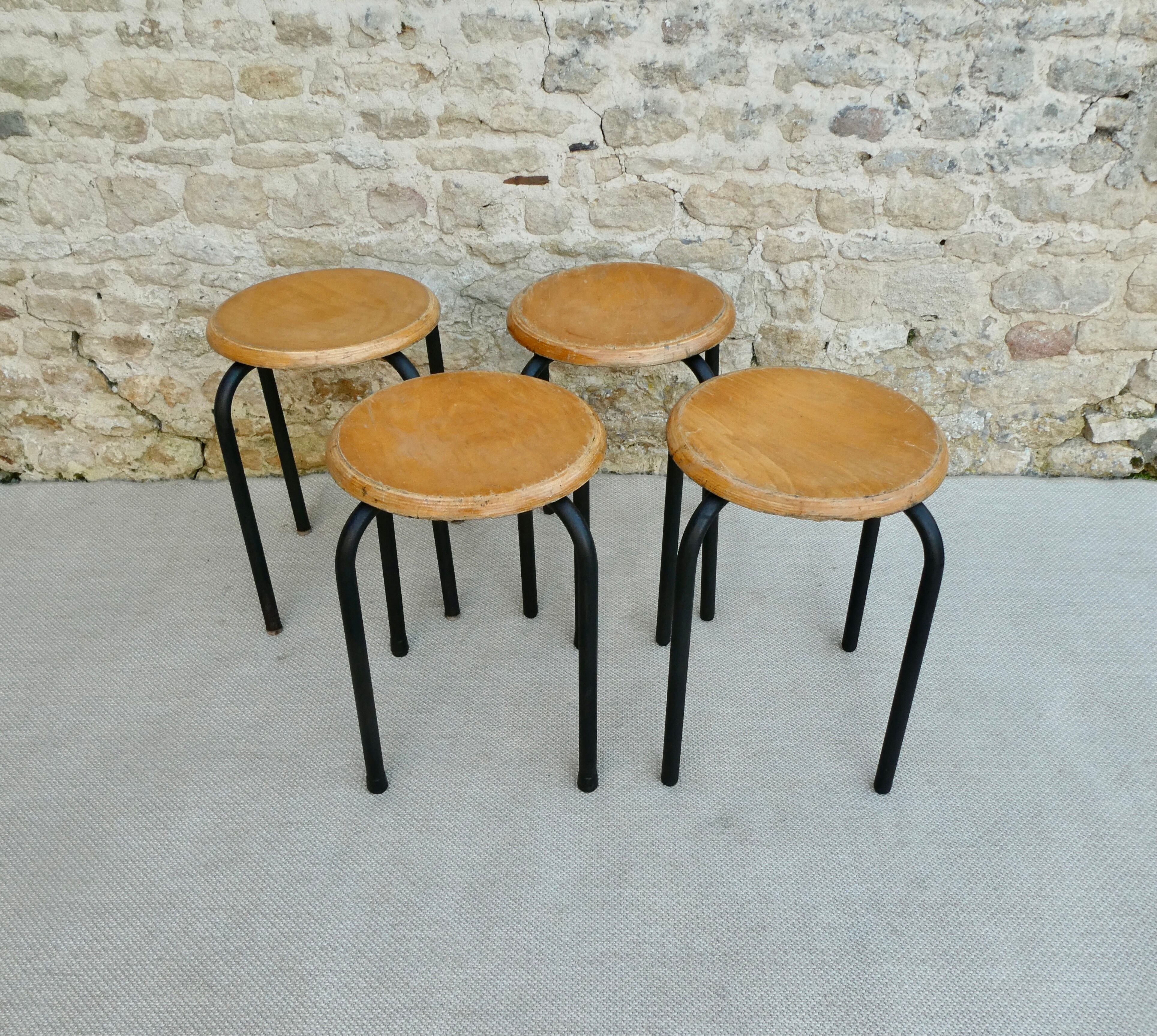 Lot de 4 tabourets d'école en bois et métal