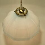 Suspension in opaline