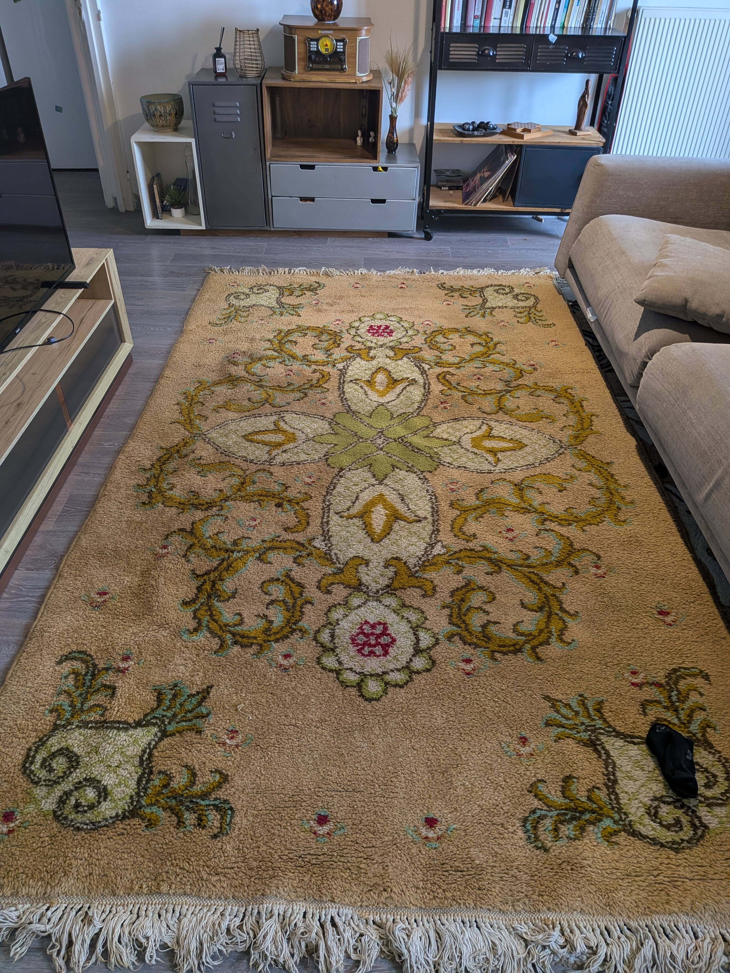 Vintage Moroccan medallion rug in pure wool – 293 x 180 cm