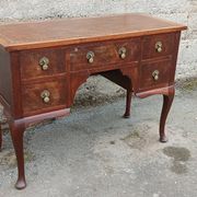 Bureau de type Chippendale en placage d'acajou