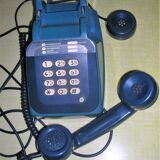 old blue phone with keys
