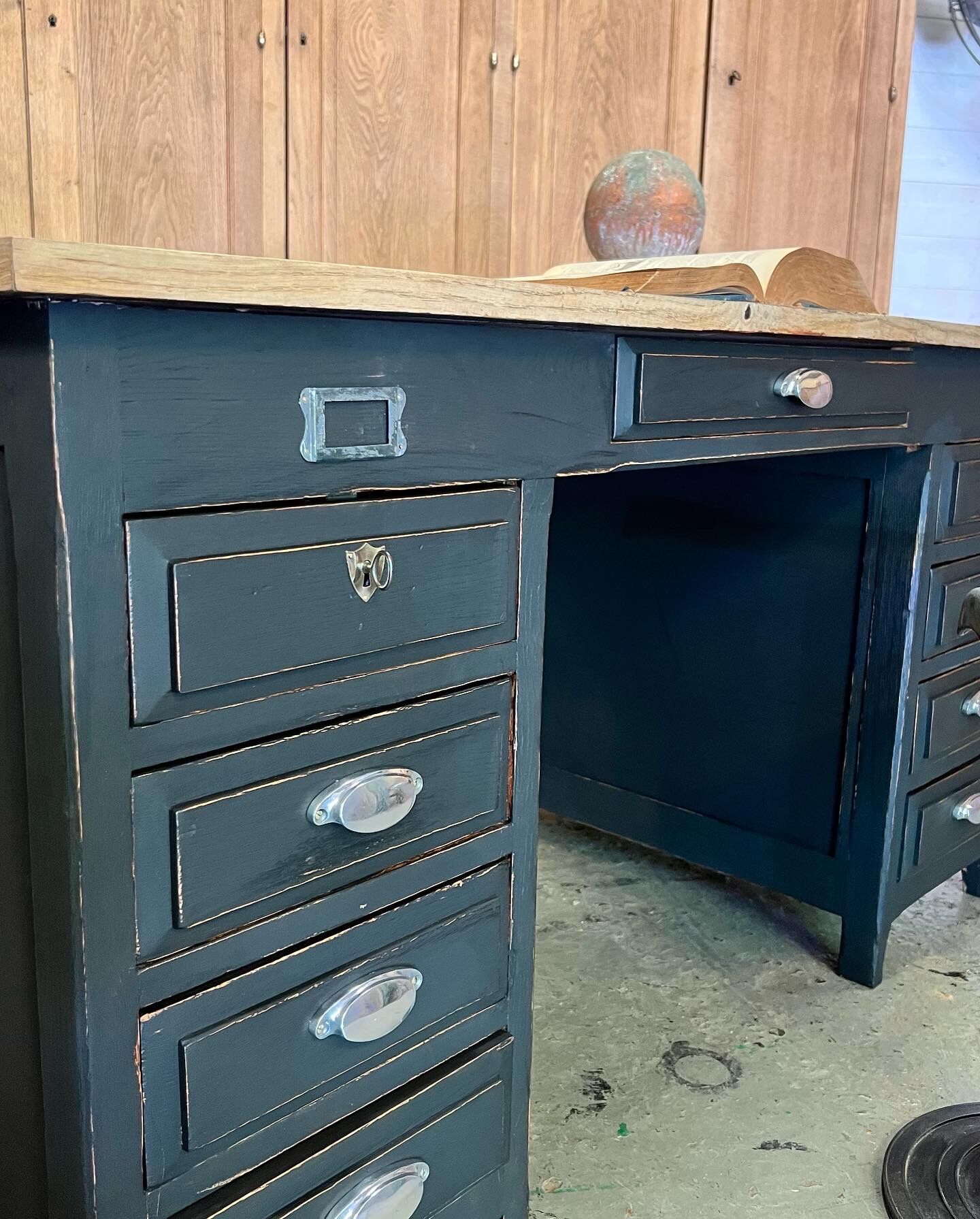 Old American style office in solid oak