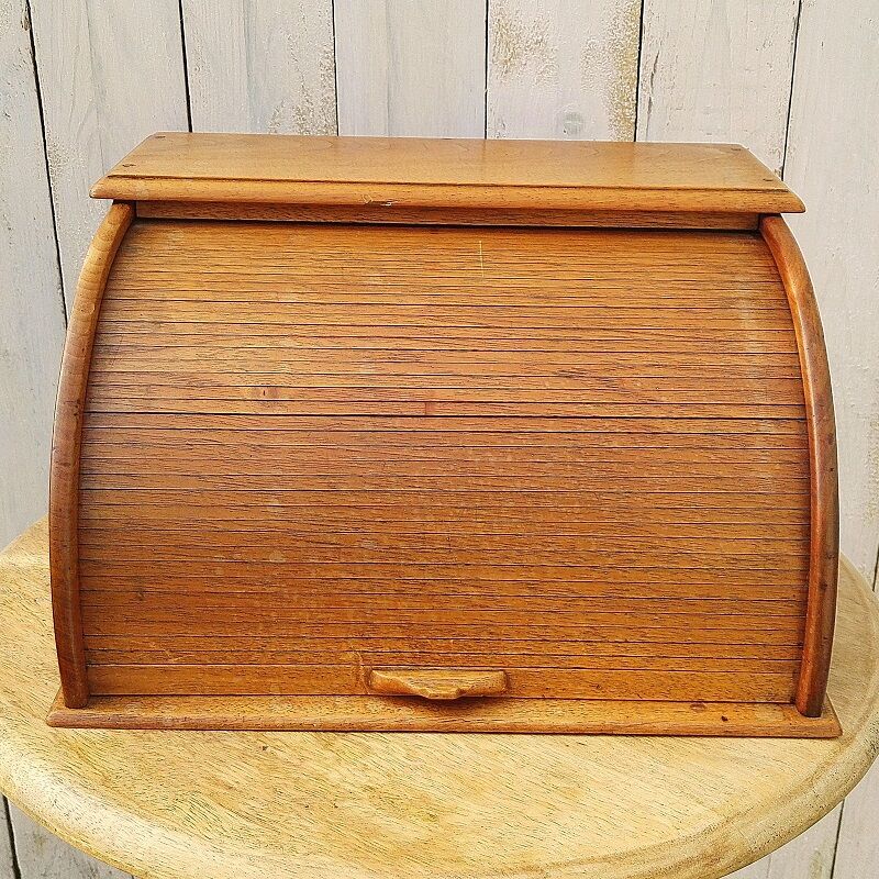 Desktop curtain mail storage, Oak