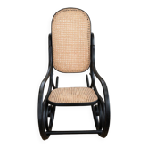 Rocking-chair en bois courbé et cannage – esprit Thonet – XXe siècle (br)