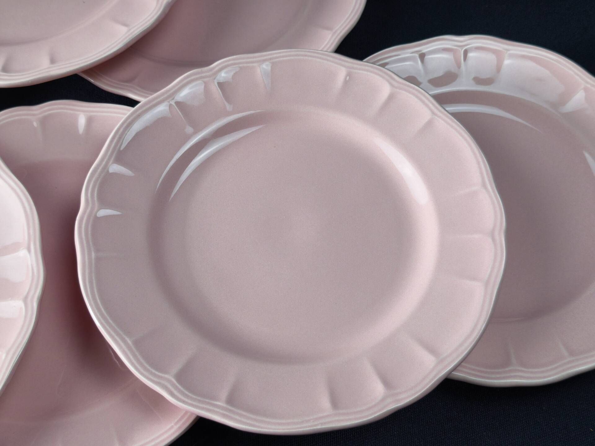 Title: 8 vintage Salins flat plates in powder pink – Ø 25.7 cm