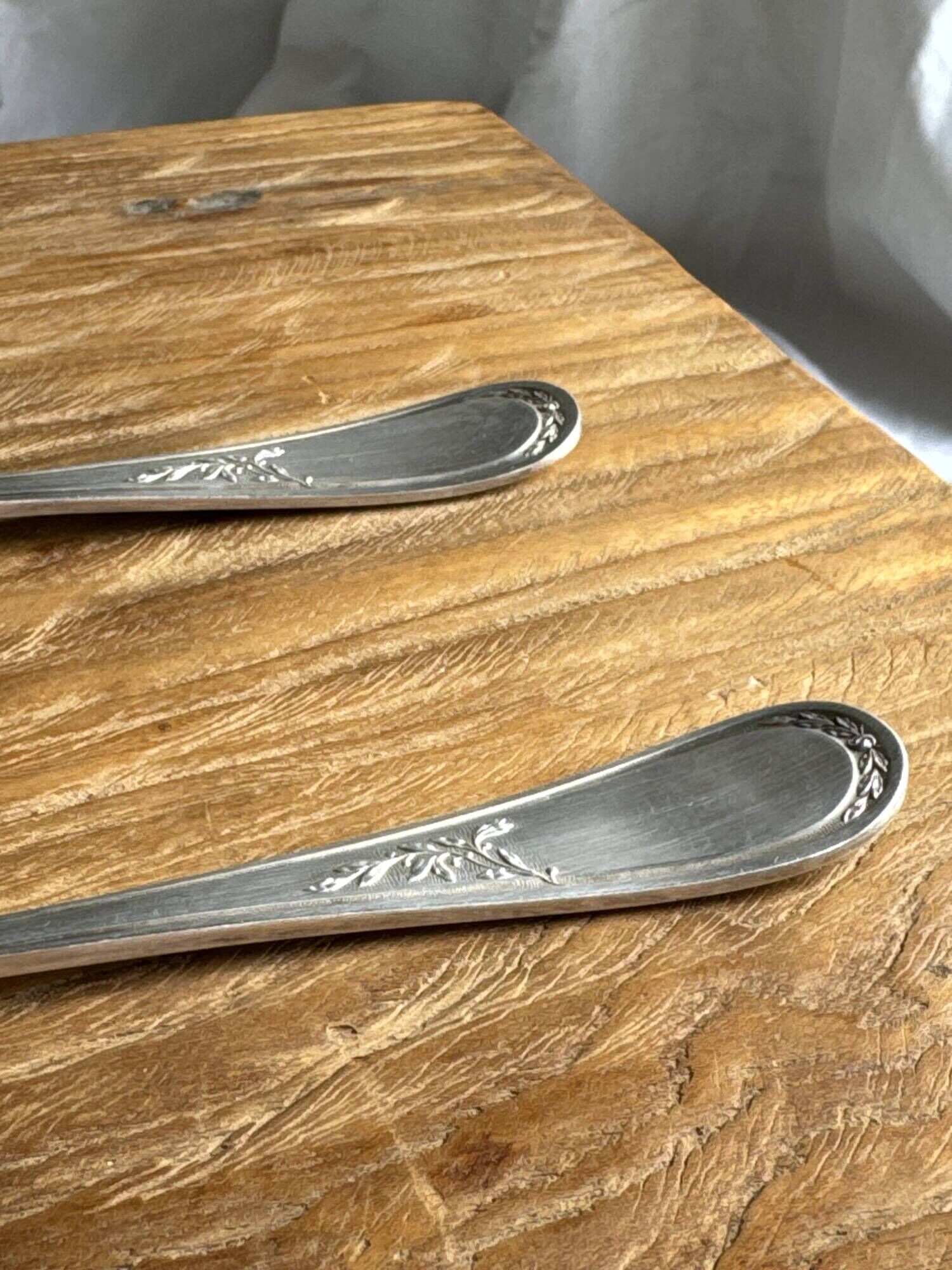 Silver-plated salad cutlery with laurel decoration in the Louis XVI style L27