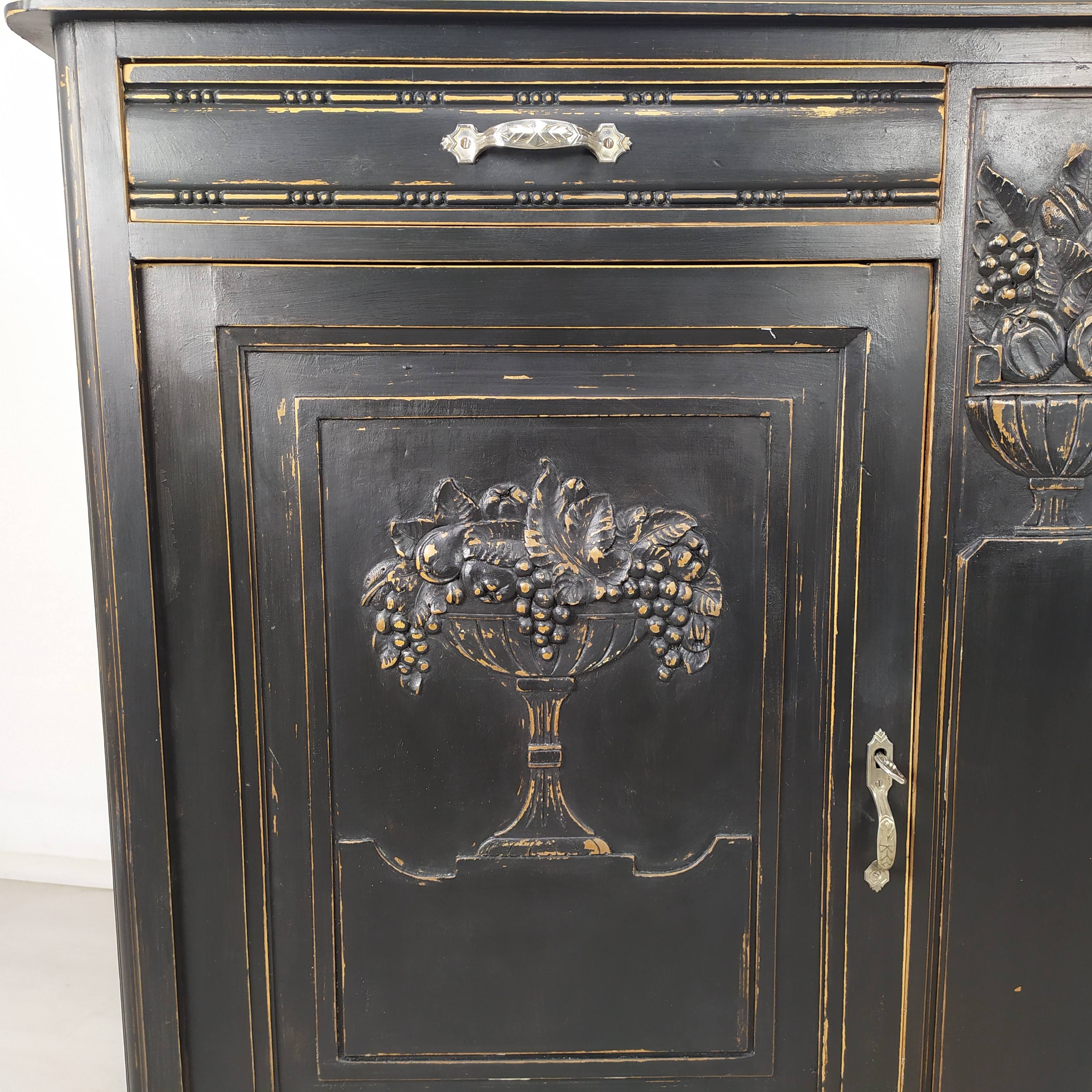 Buffet 1920 patinated black