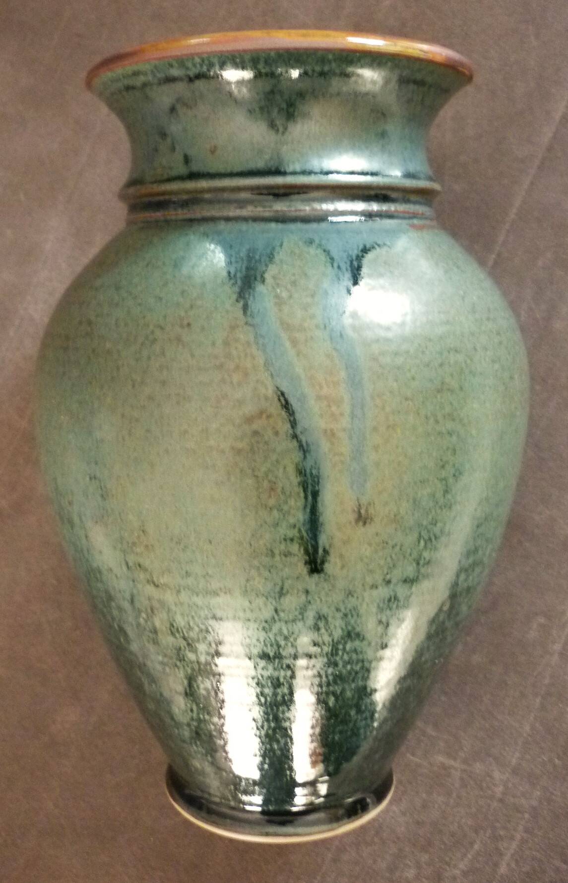 Vintage vase in glazed ceramic, hand-thrown, signature to identify
