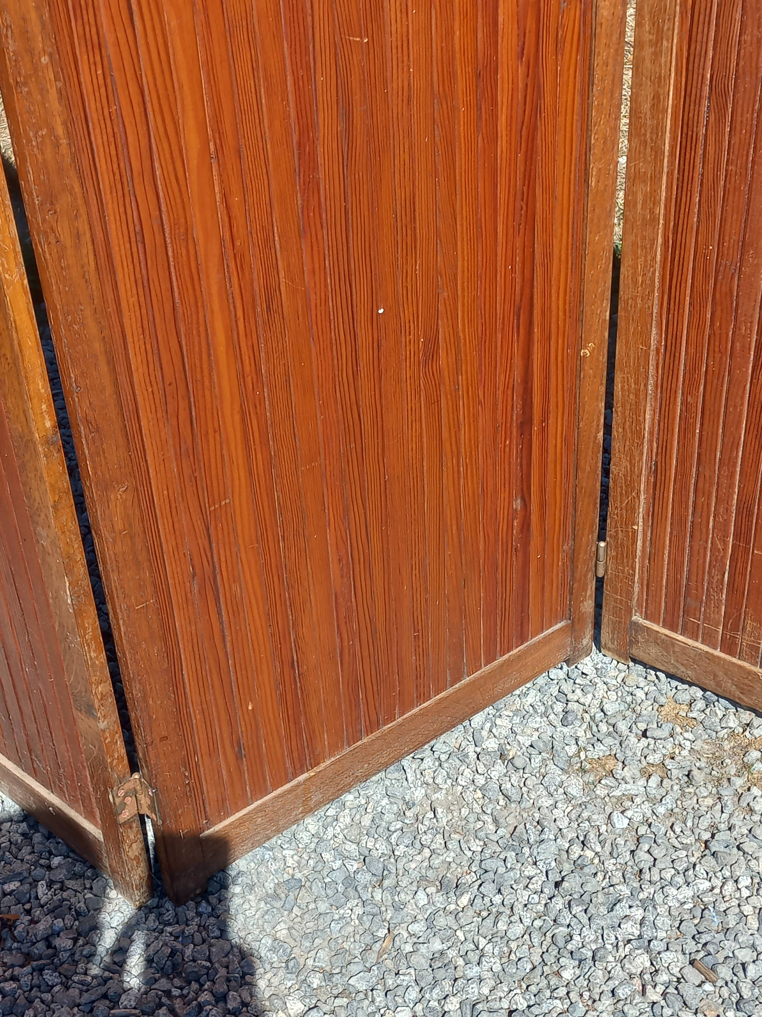 1930s bistro screen with slats