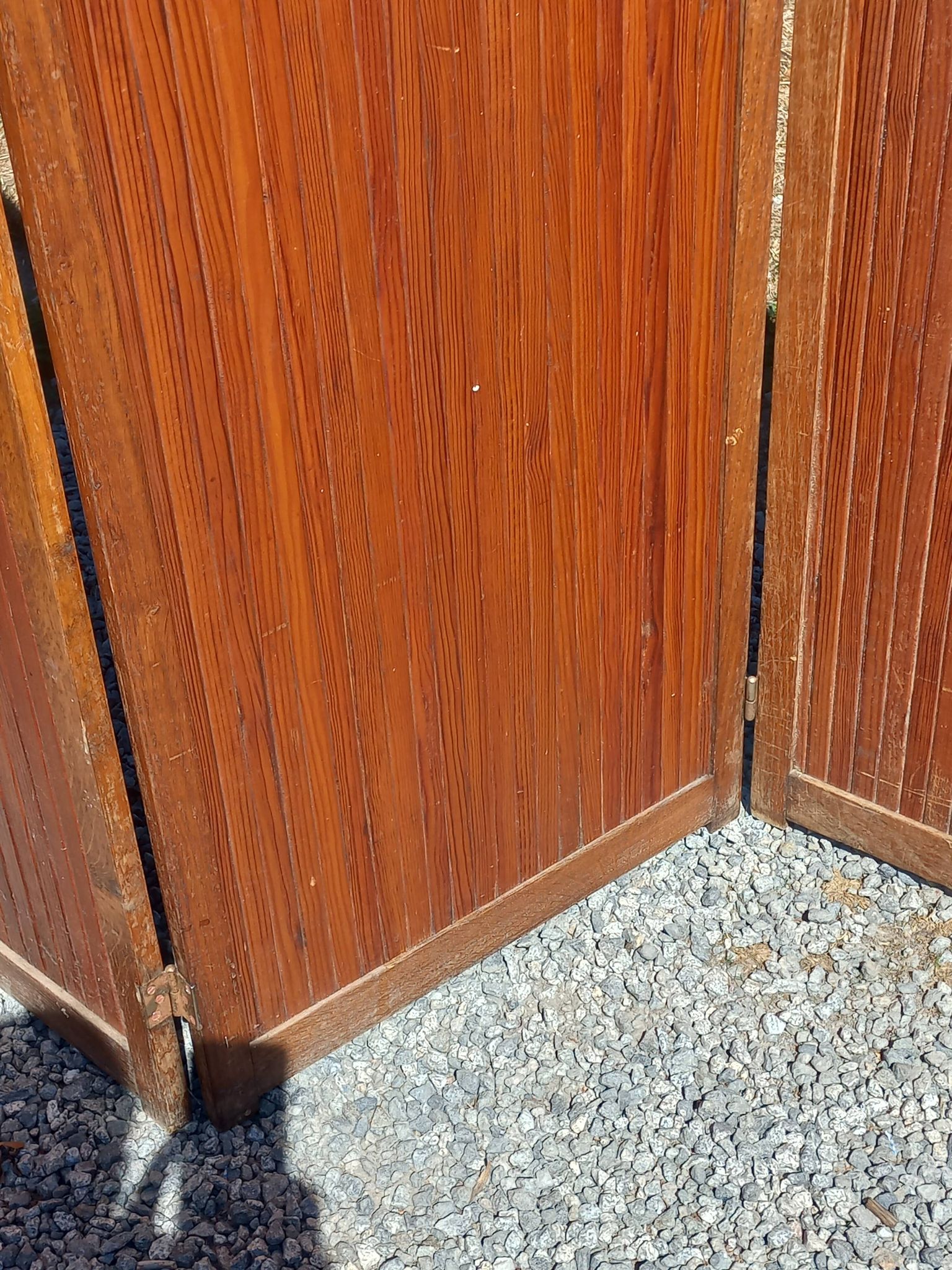 1930s bistro screen with slats