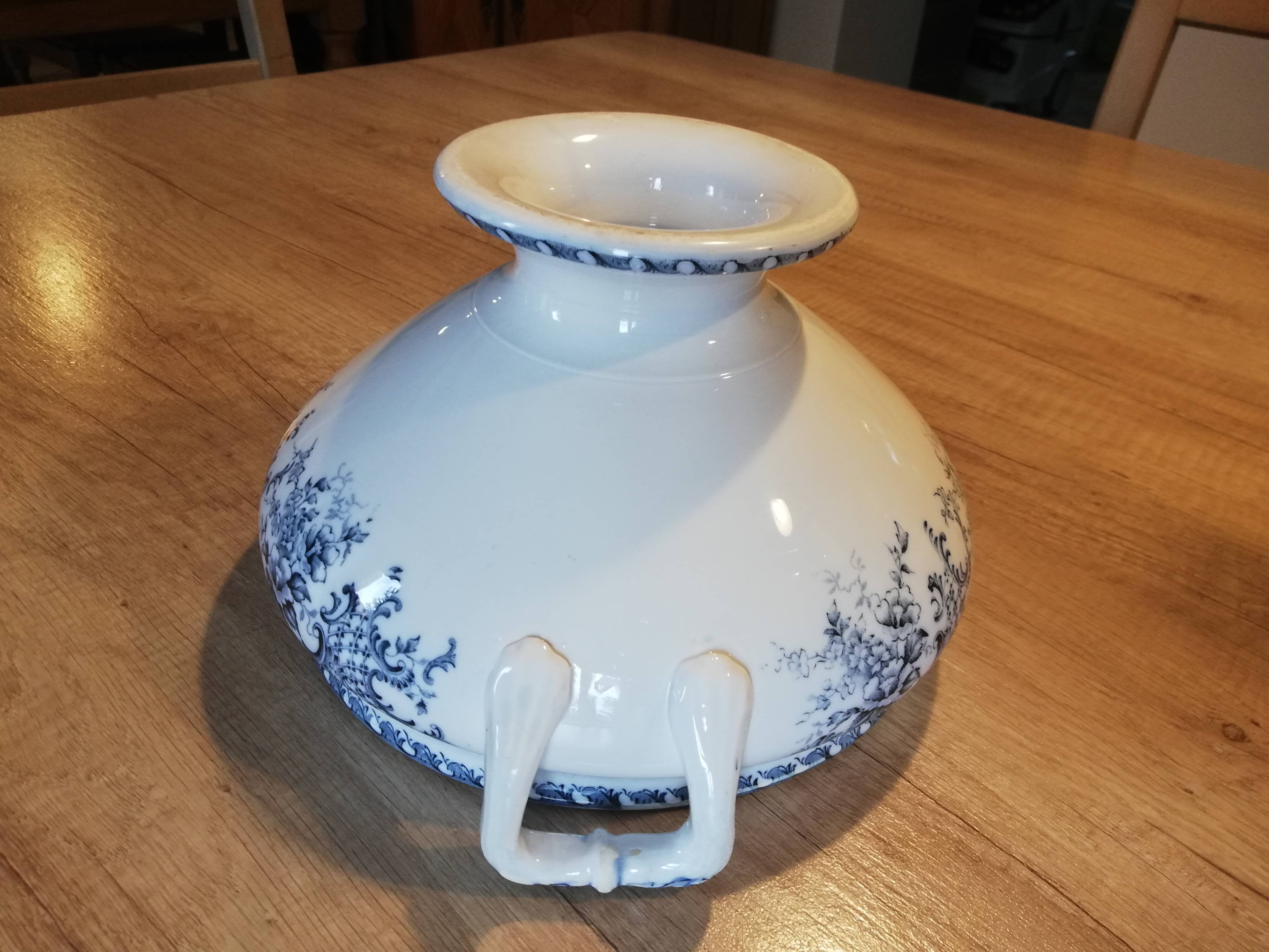 Iron earth salad bowl