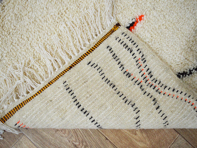 Handmade moroccan berber carpet 256 x 154 cm