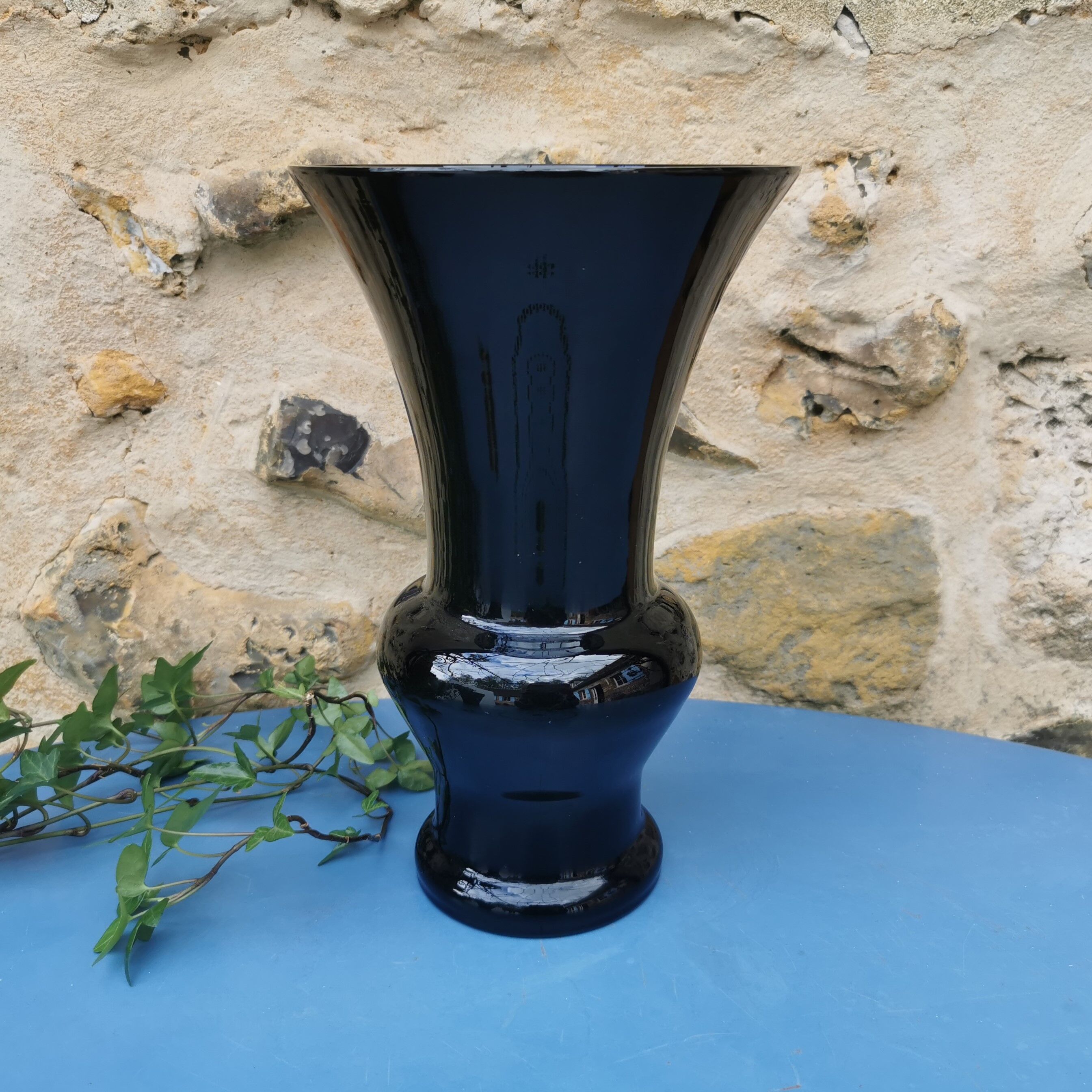 Black vase