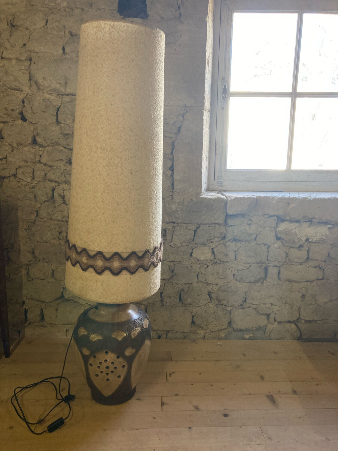Table lamp