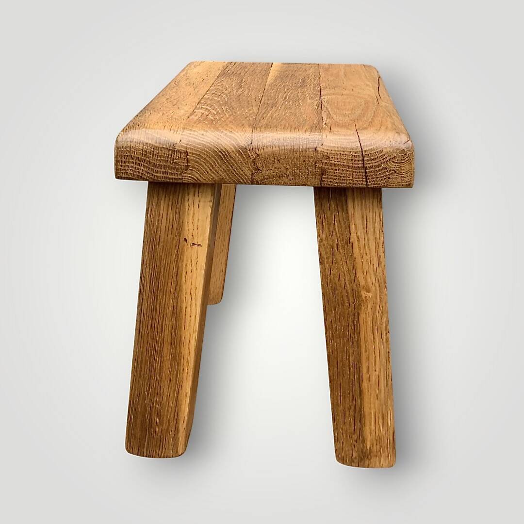 Small brutalist stool in solid oak – 1960s
