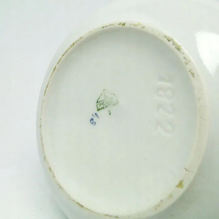 Chodzież - vase with floral patterns