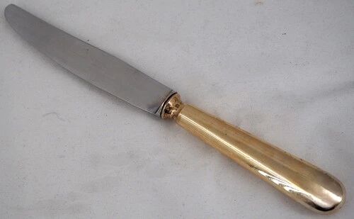 12 table knives model Baguette, golden handles, excellent condition.