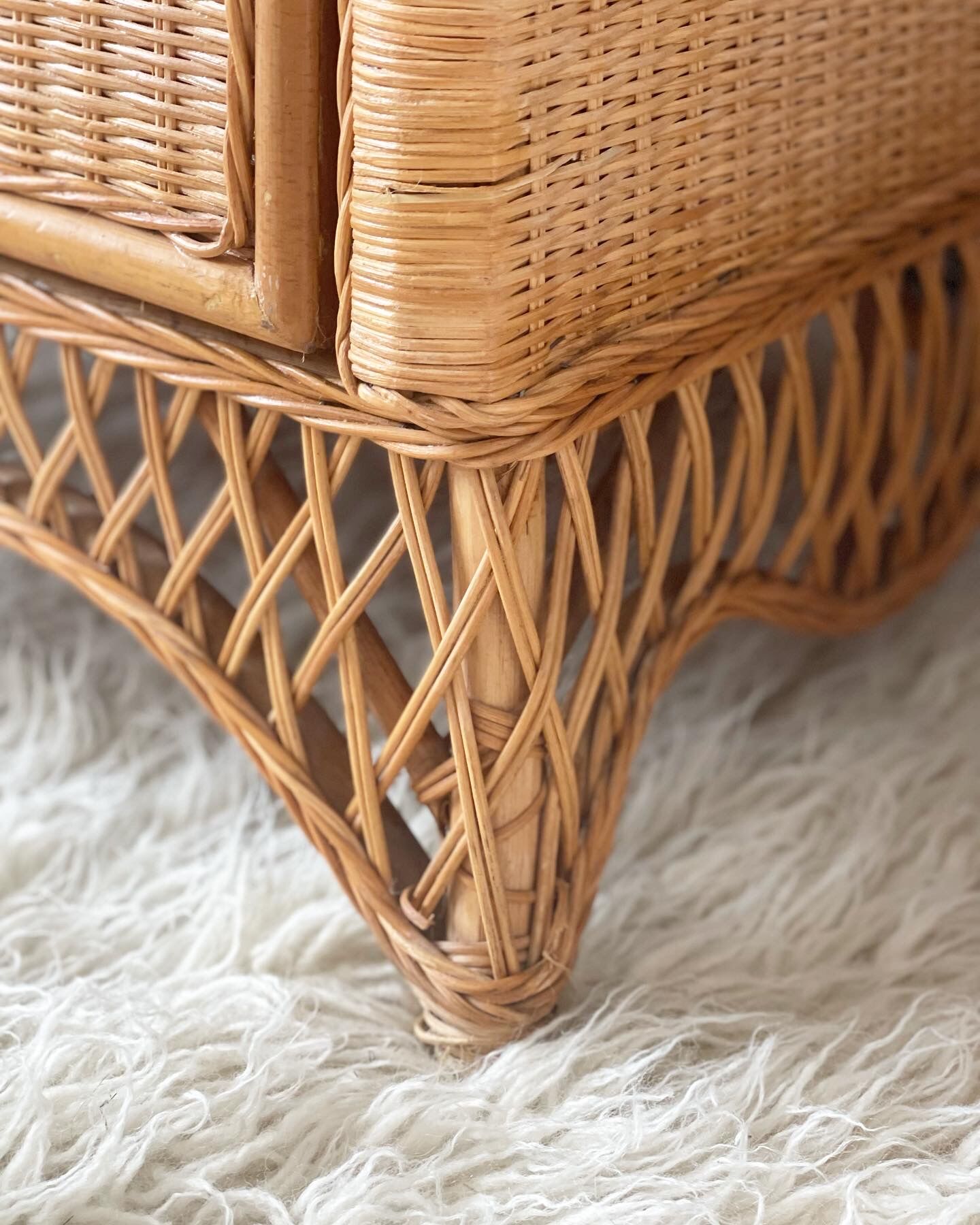 Commode vintage en rotin