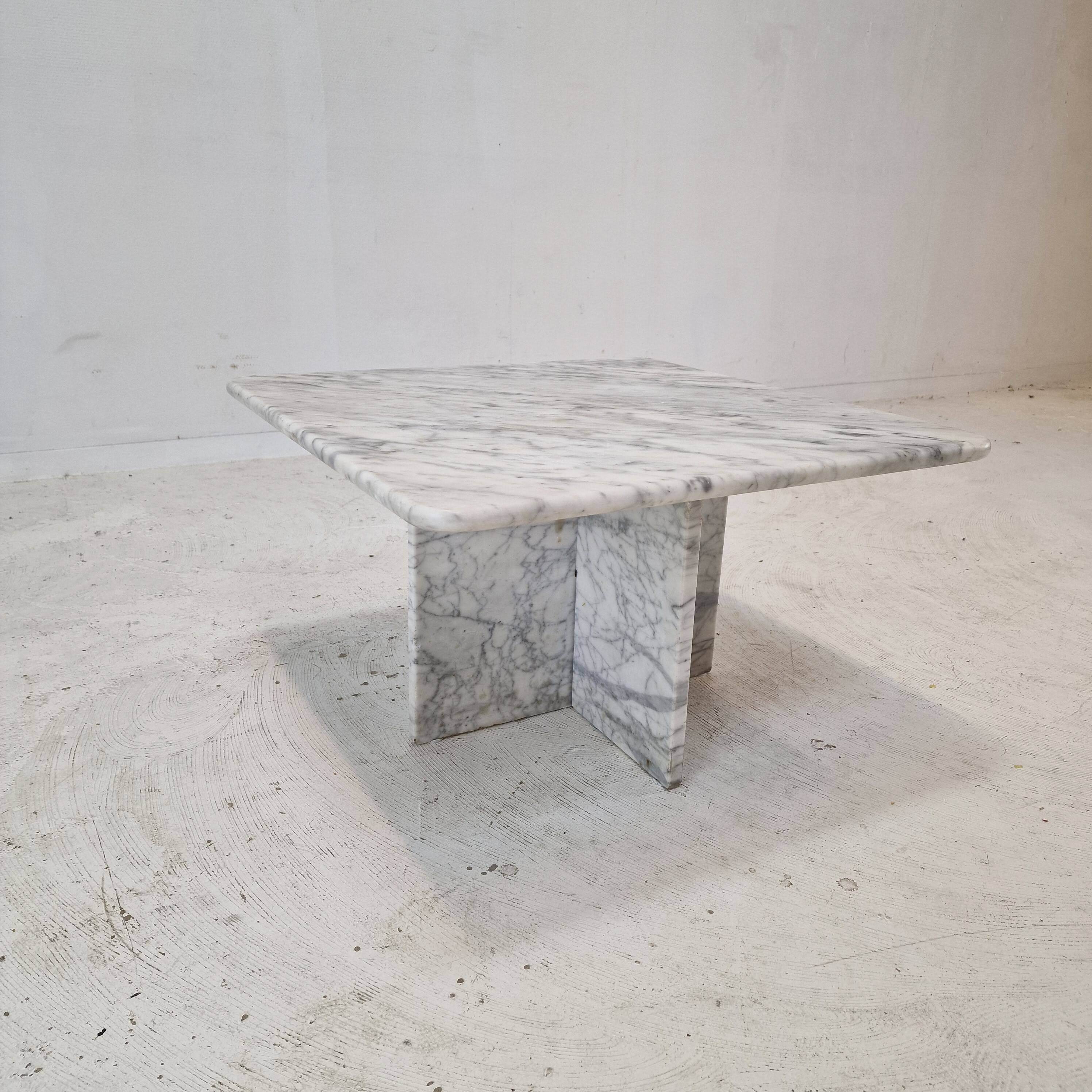 Italian carrara marble coffee table, 1980s