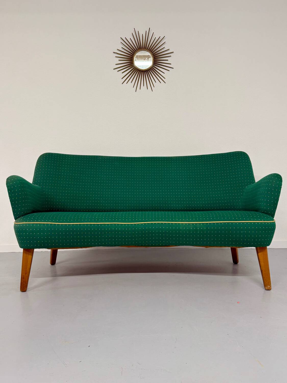 Ancien canapé haricot cocktail vert vintage design des années 50