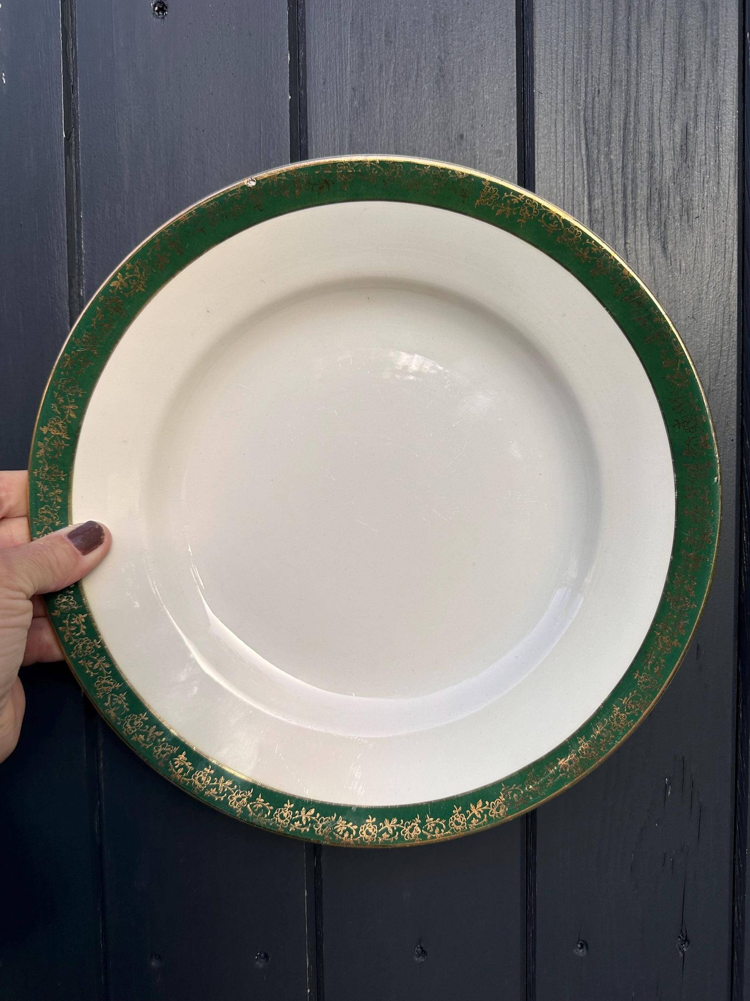 Round earthenware plate Digoin Sarreguemines Berry green with golden frieze.