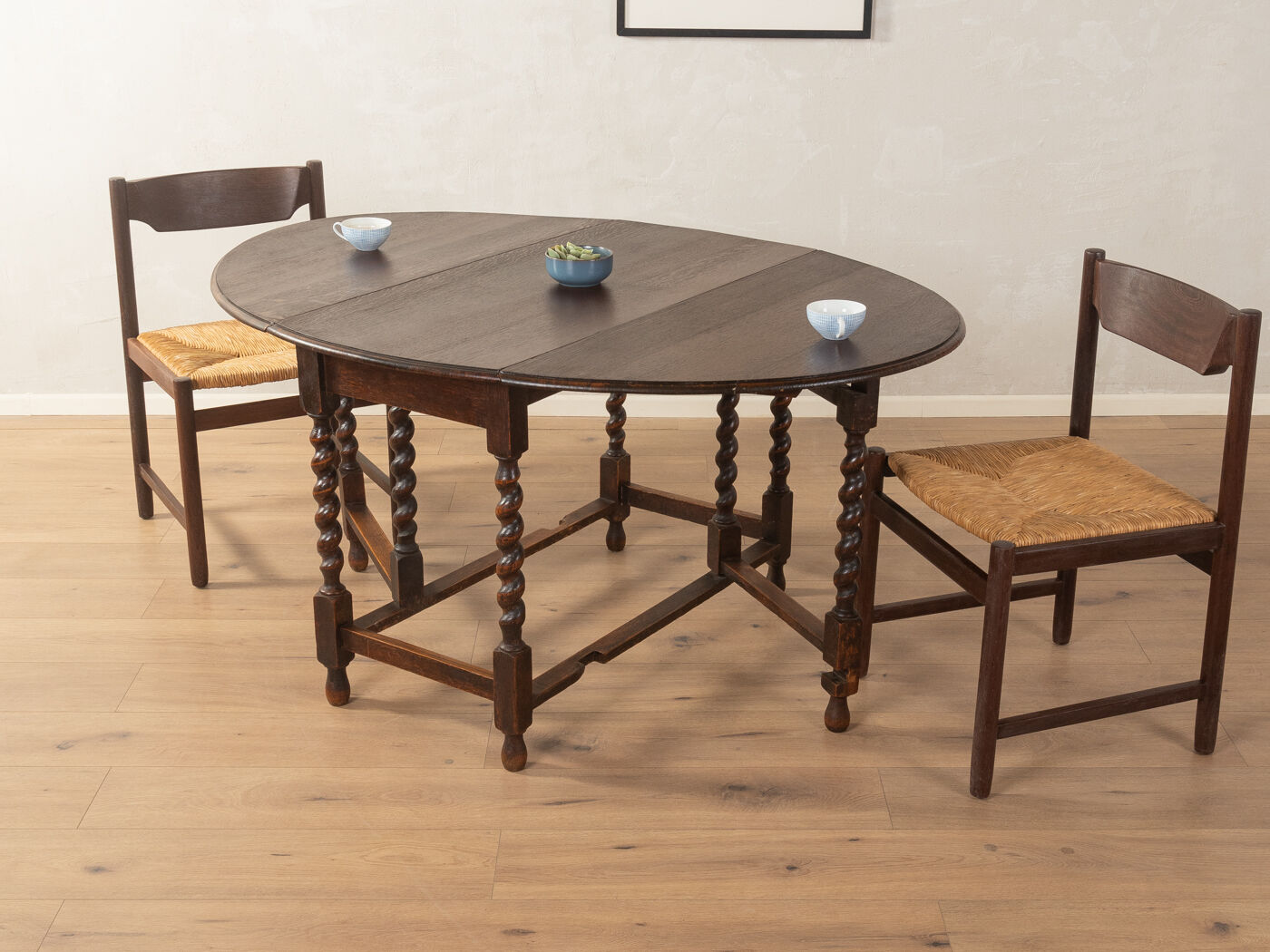 Antique gateleg table from the 1920s, solid oak