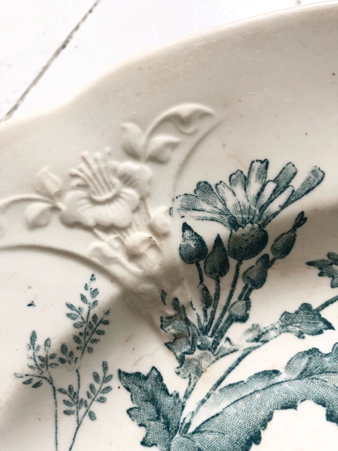 Flat oval iron earth bird and butterfly