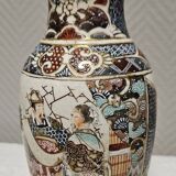 Set of three pieces of Japanese Satsuma-style ceramics.