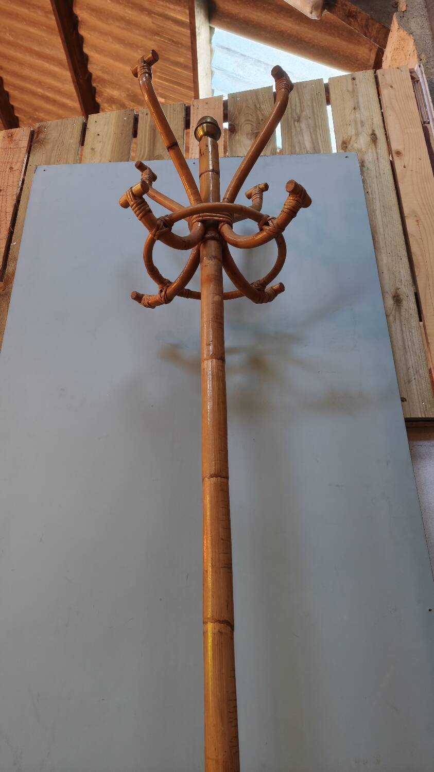 Vintage "parrot" coat rack in bamboo and rattan