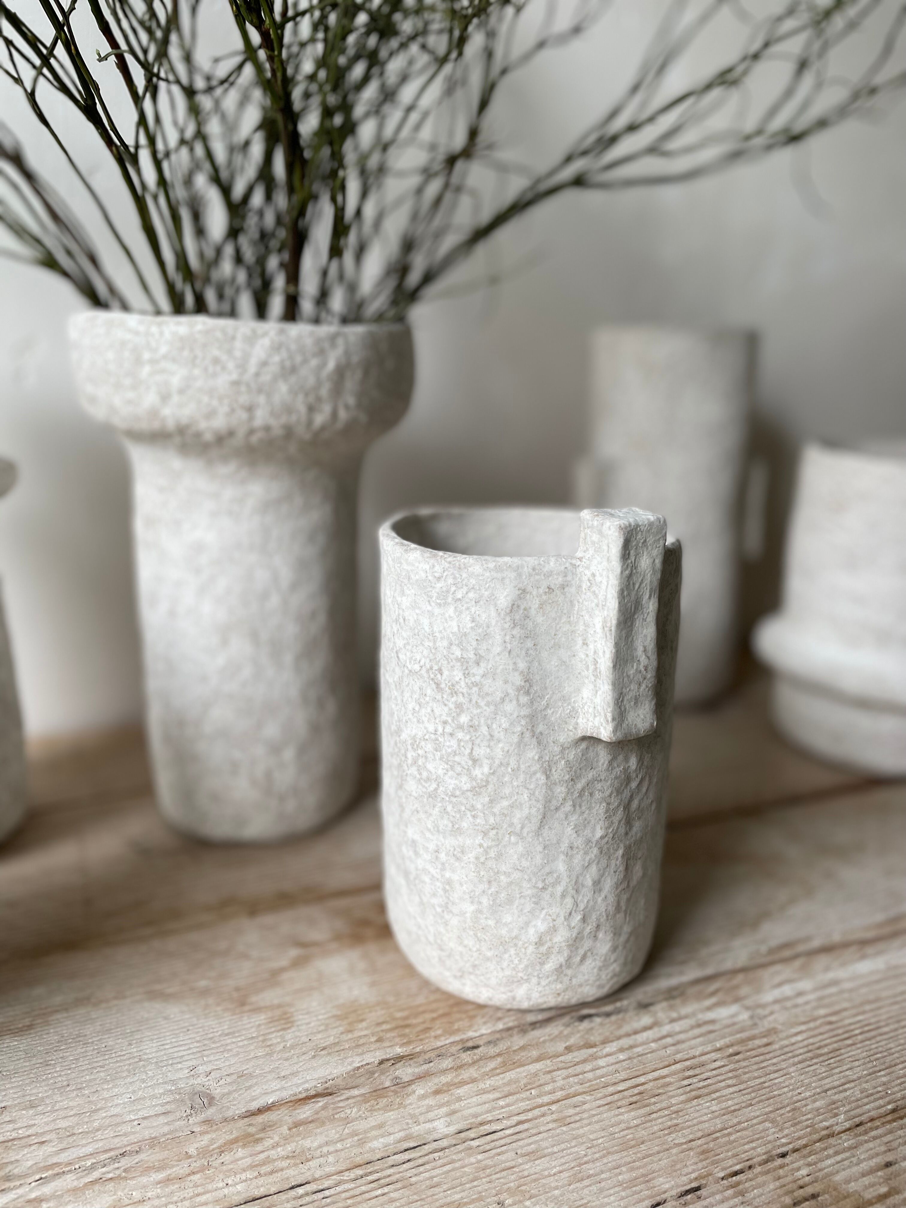Papier-MÂCHÉ vase