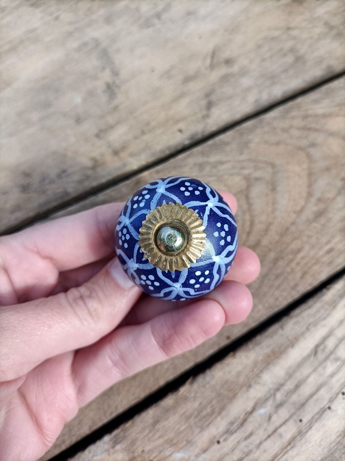 Genuine stoneware door knobs