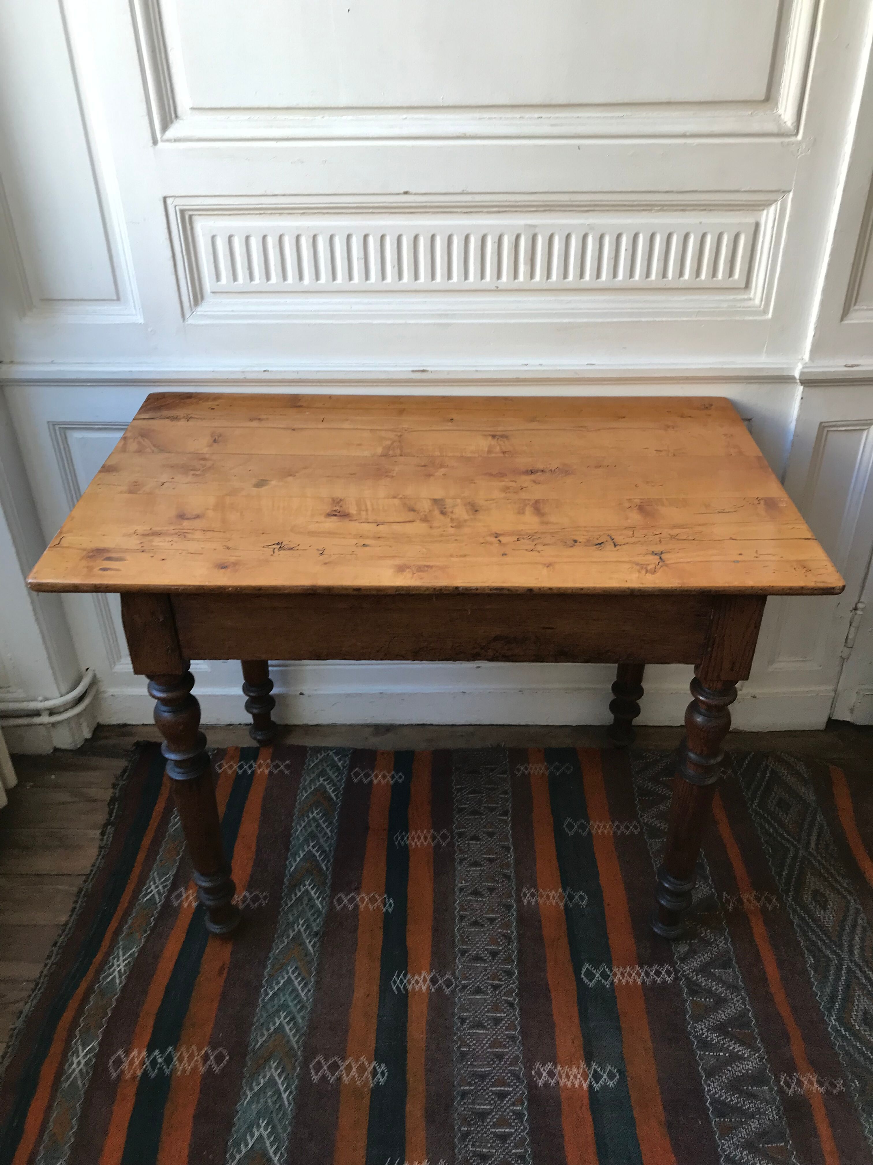 Table bureau vintage