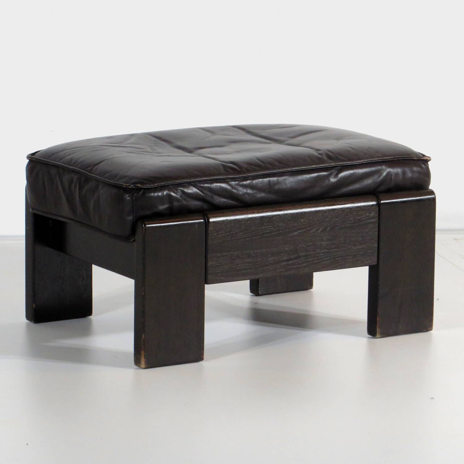 Vintage mid century footstool ottoman in dark brown leather by Harry de Groot for Leolux, 1970s