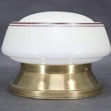 Plafonnier Art Déco en laiton des années 1930 avec abat-jour en verre opalin, Tchécoslovaquie, Res