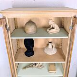 Louis XV display cabinet style