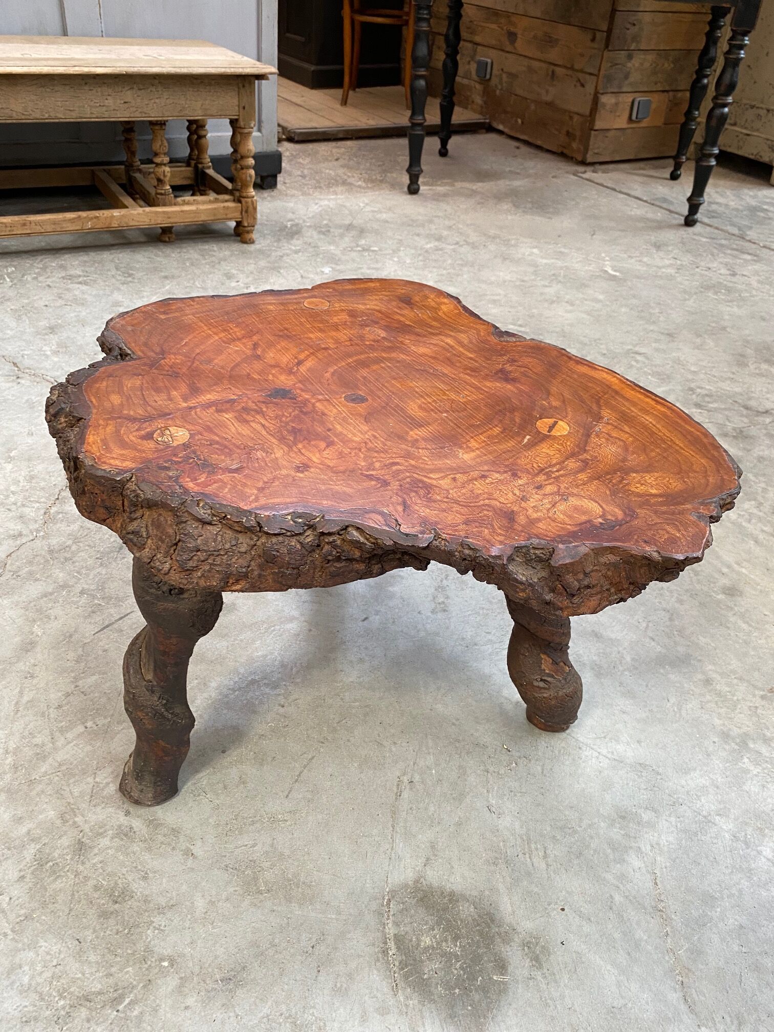 Set de 3 tables basses brutalistes
