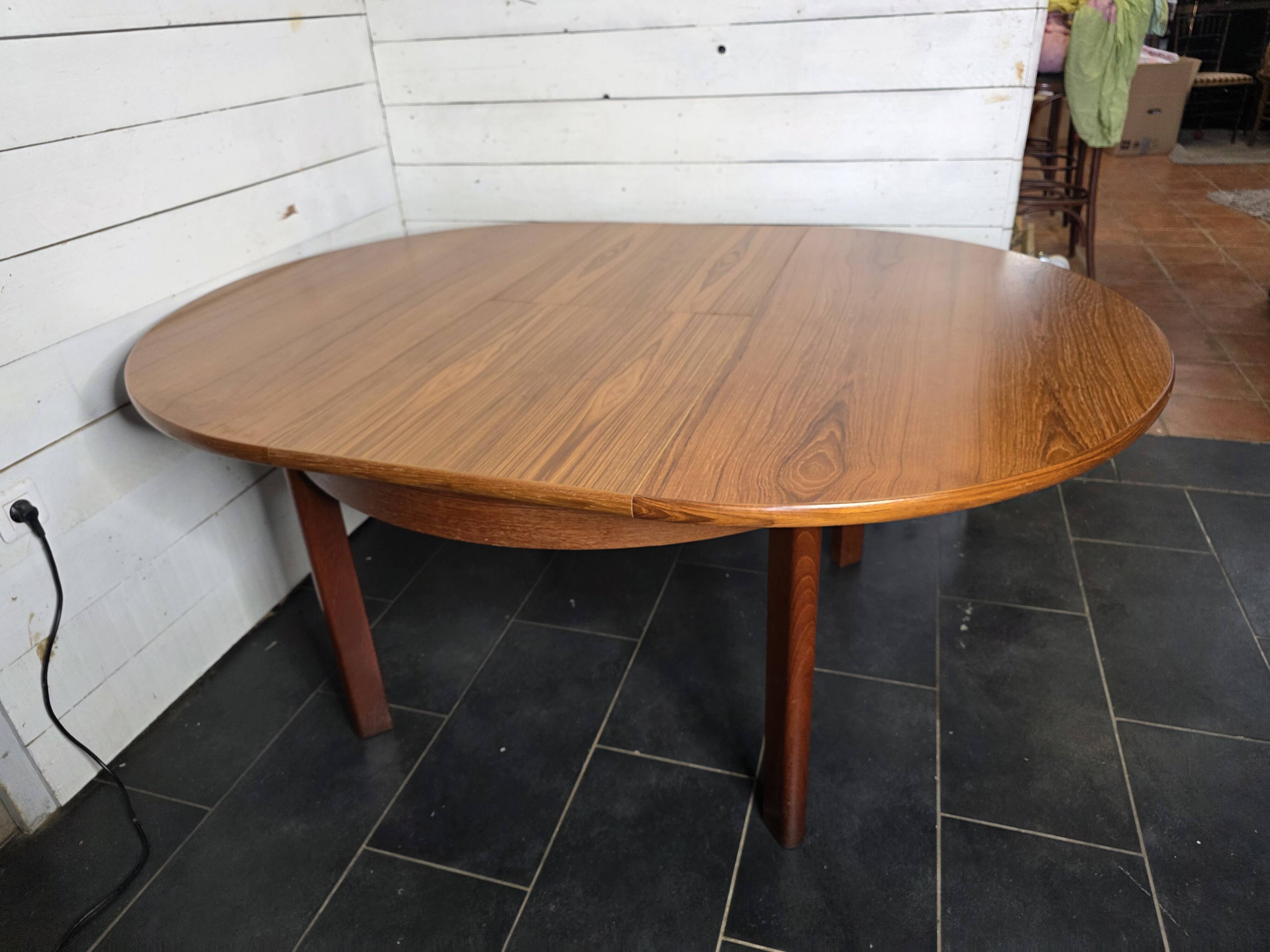 Vintage 60s extendable round teak table