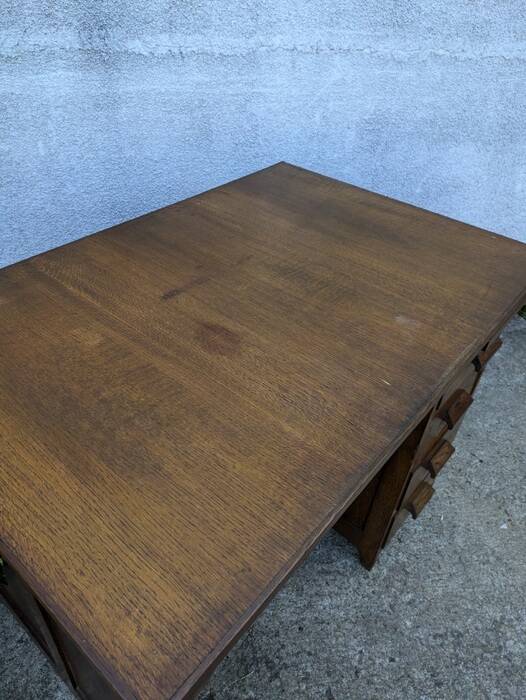 Administrative adult desk