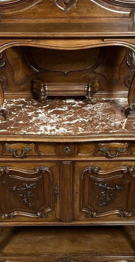 Louis XV style walnut buffet, dating from the mid-19th century.