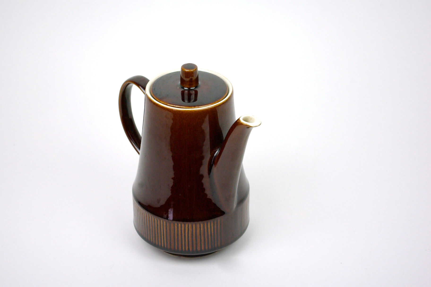 Brown enamelled sandstone teapot with a small lid