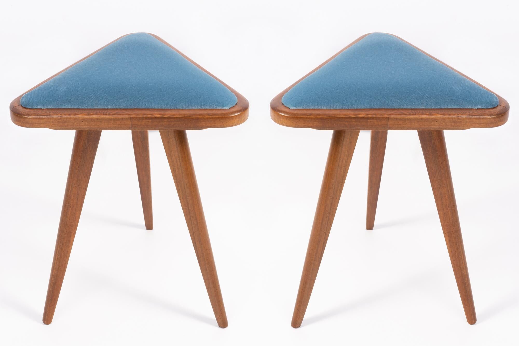 Set of two triangular blue velvet stools from the 20th century, Europe, 1960s.
