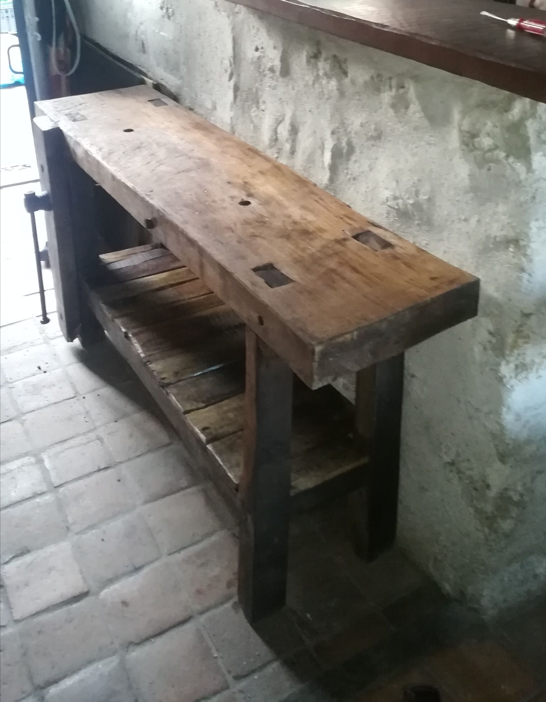 Carpenter established l 160 cm