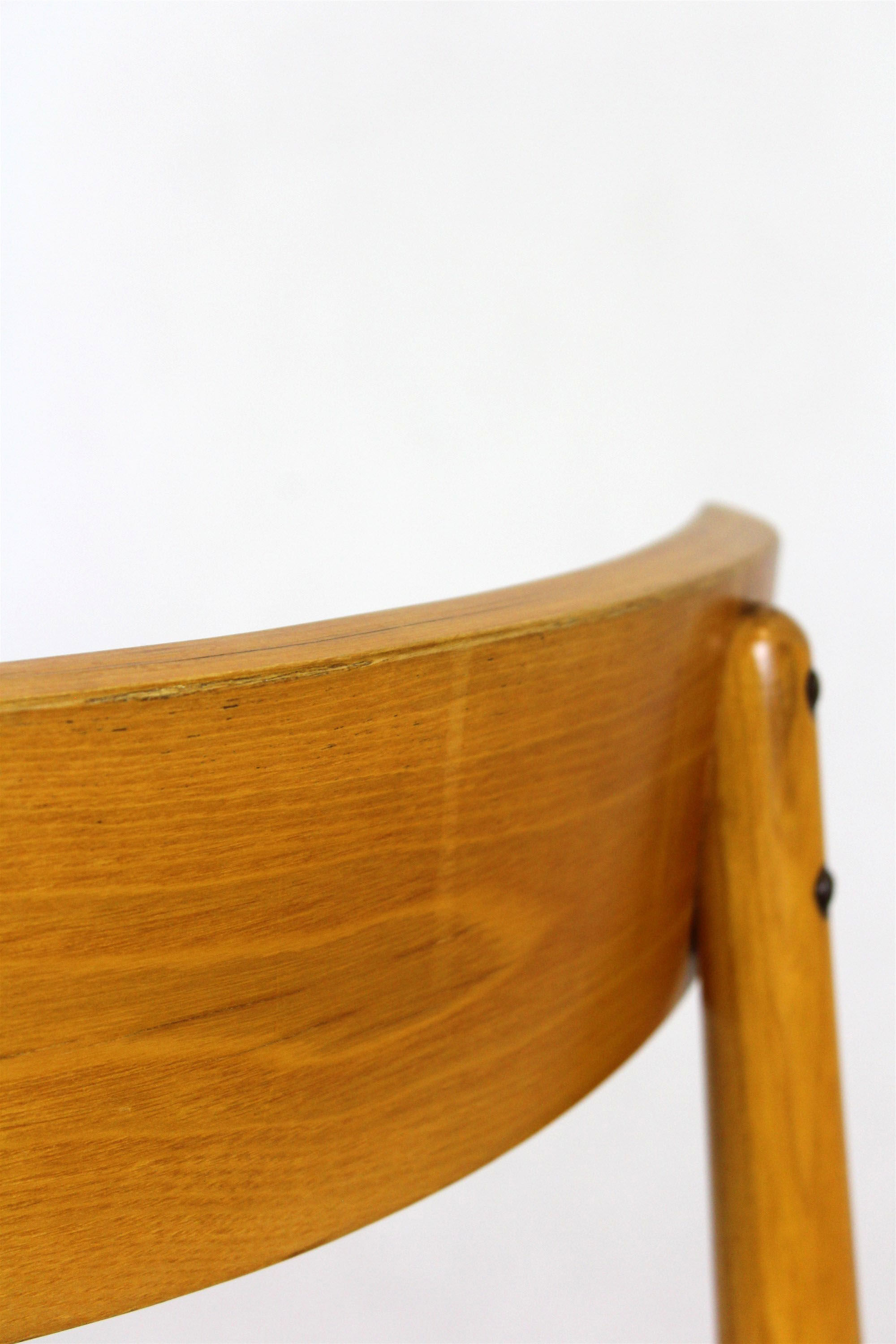 Chaises à manger par Ton, années 1960