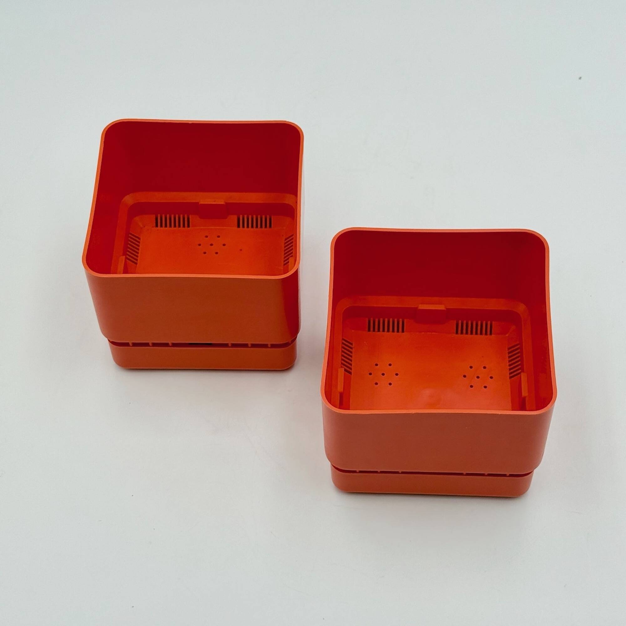 Set of 2 Orange Plastic Planters by Vastill, Italy, 1970s