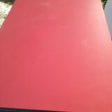 Table in red formica